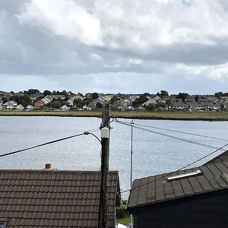 Stylish 3 Bed Apartment With Lough Atalia Views ゴールウェイ エクステリア 写真